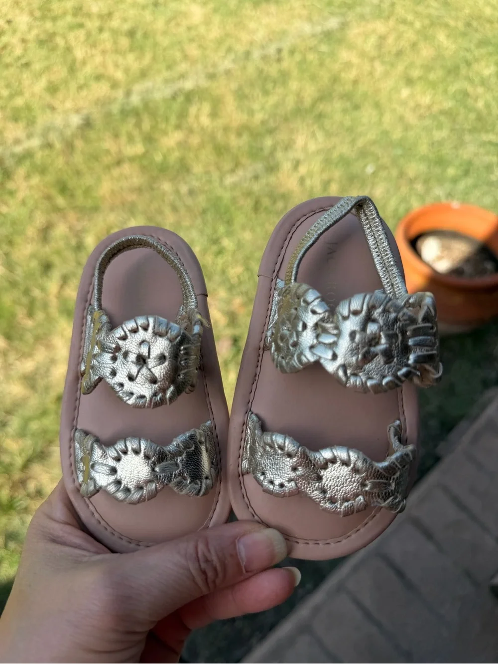 Gold leather baby sandals  NWOB Sz-3-6.   M